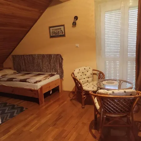 Apartament Csaladok Baratja -baratok Csaladja