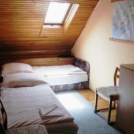 Csaladok Baratja -baratok Csaladja Apartament